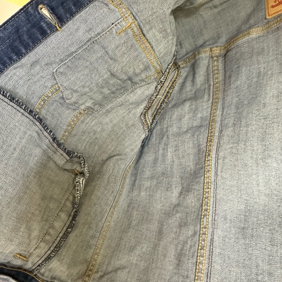 Levi Jean Jacket - Picture 2 of 9
